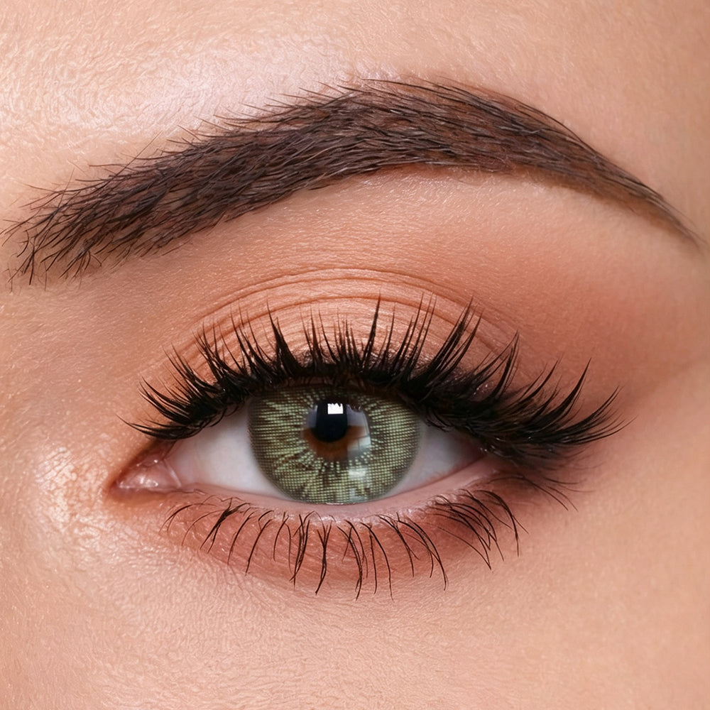 Close-up of Mesiru Firework Brown Contact Lenses on eyes